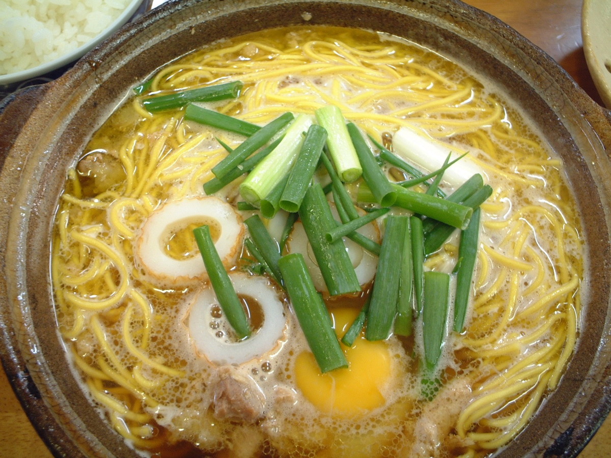 ราเม็ง Nabeyaki ของเมืองซูซากิในหม้อดิน