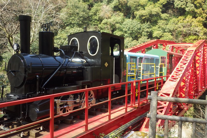 รถไฟท่องเที่ยวมายน์โทเปียเบชชิ