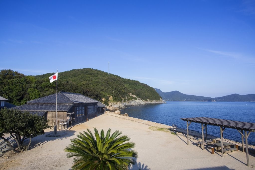 ท่าเรือและทางเดินทางบนเกาะโชโดชิมะ