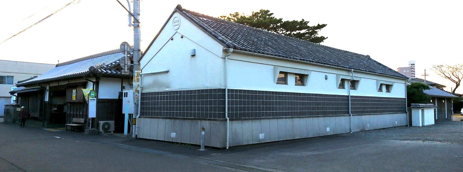 บ้านอาวะจูโรเบ สถานที่แสดงหุ่นละครอาวะนิงเงียวโจรุริ