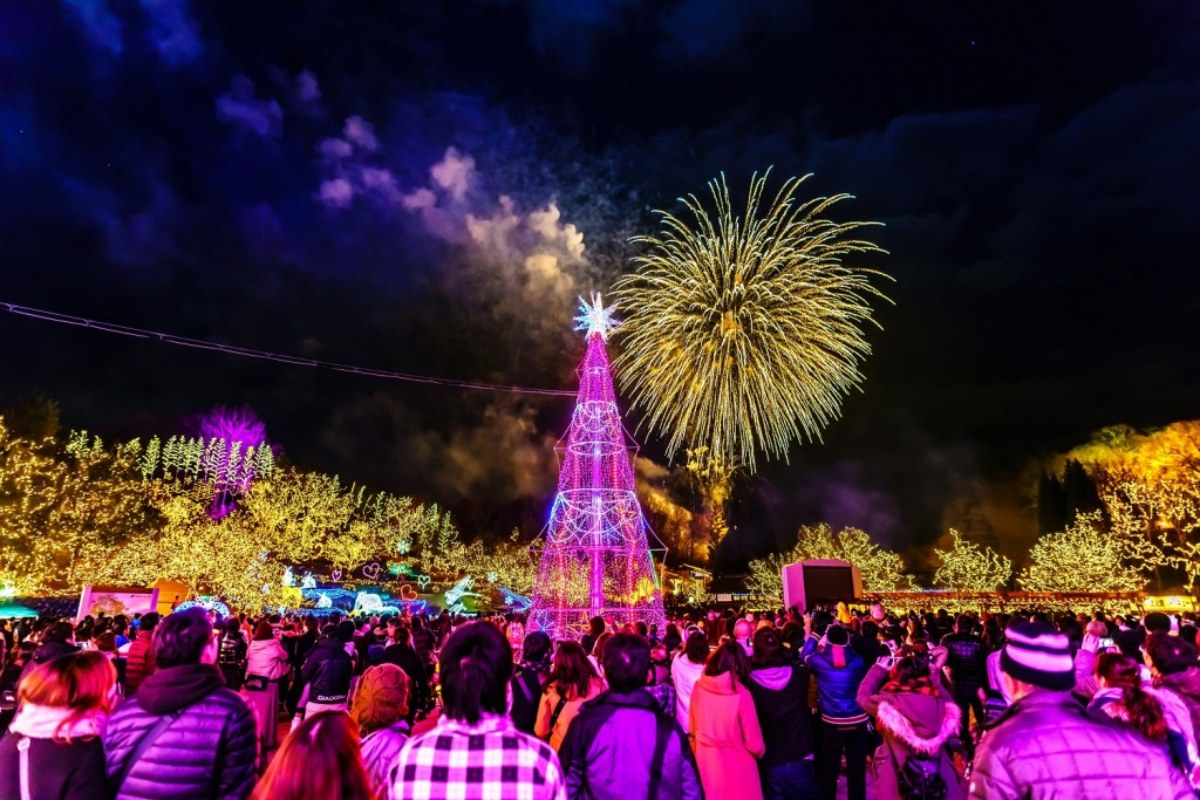 งานประดับไฟฤดูหนาวที่สวนบิโฮกุคิวเรียว