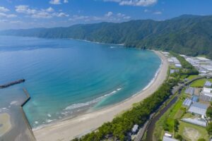 ชายหาดโอกิตสึ โคจิ