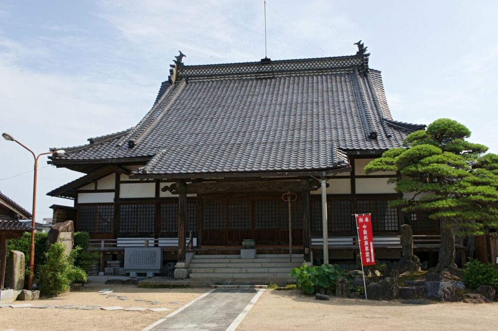 วัดเก็นชูจิ ทตโตริ｜ดาบจริงของอารากิ มาตะเอมง 500 เยน