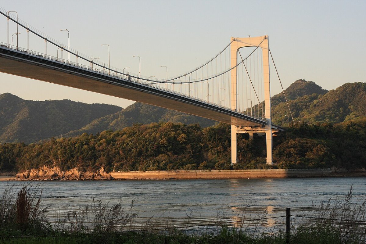 สะพานฮากาตะ–โอชิมะบนเส้นทางชิมานามิไคโด