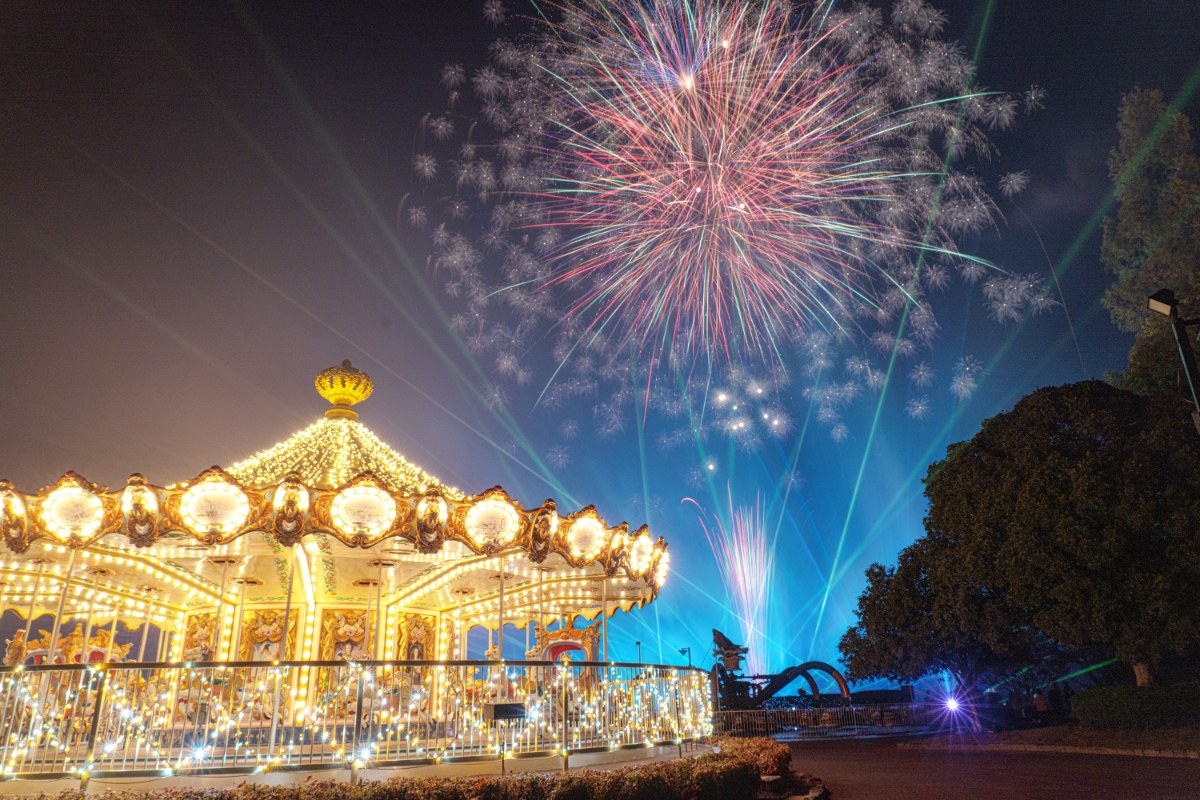 งานประดับไฟฤดูหนาวที่สวนสนุกมิโรคุโนะซาโตะ