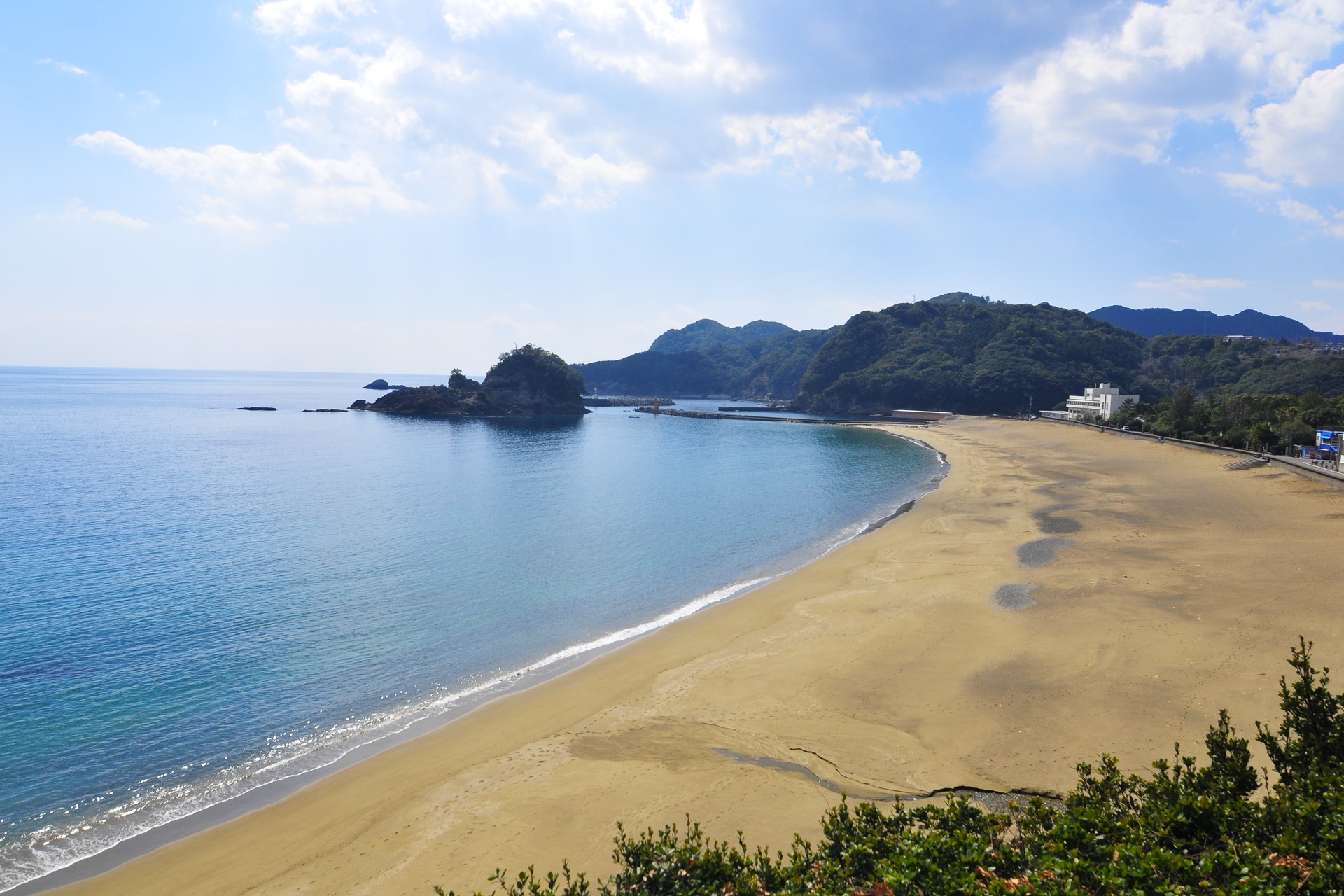 แนวชายหาดโอฮามะและทะเลในเมืองมินามิ