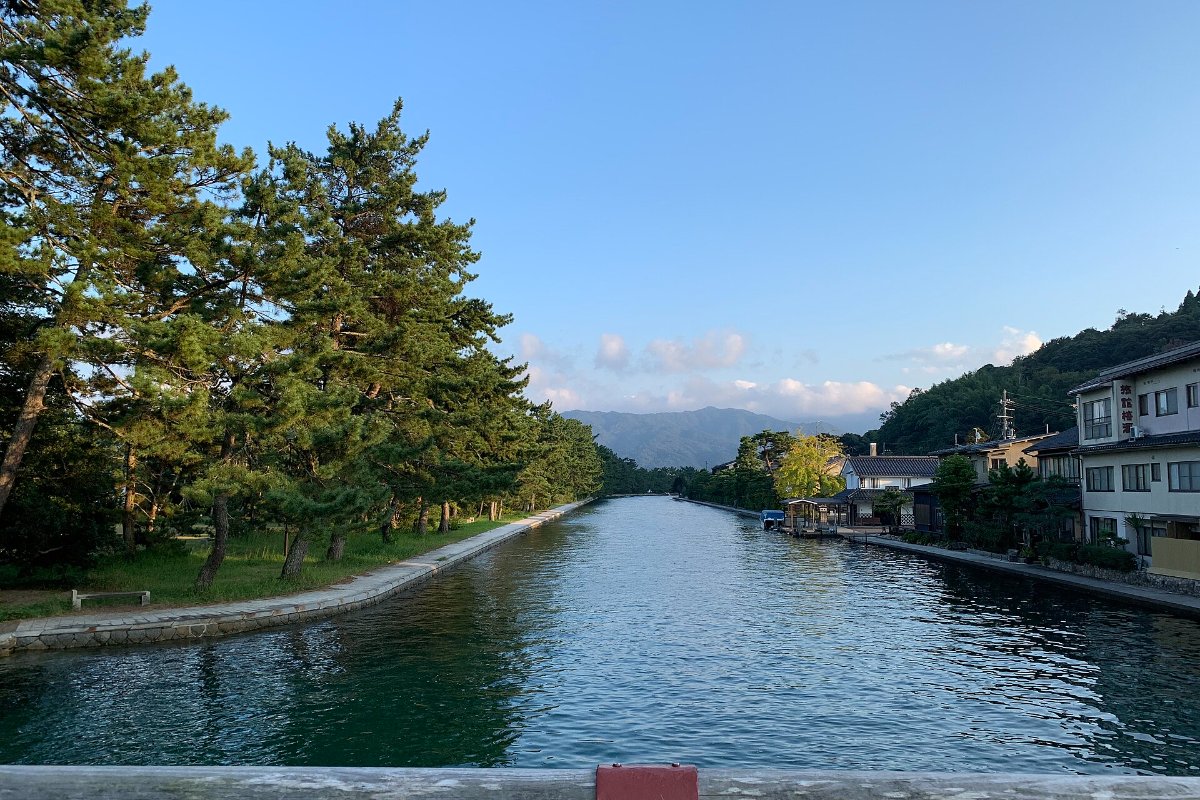 คลองและสะพานหมุนใกล้สันทรายอามาโนะฮาชิดาเตะ