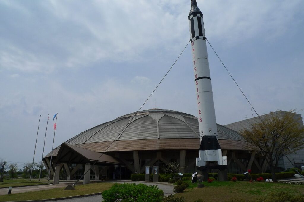 คอสโมไอล์ฮาคุอิ｜พิพิธภัณฑ์ยานอวกาศของจริง เมือง UFO
