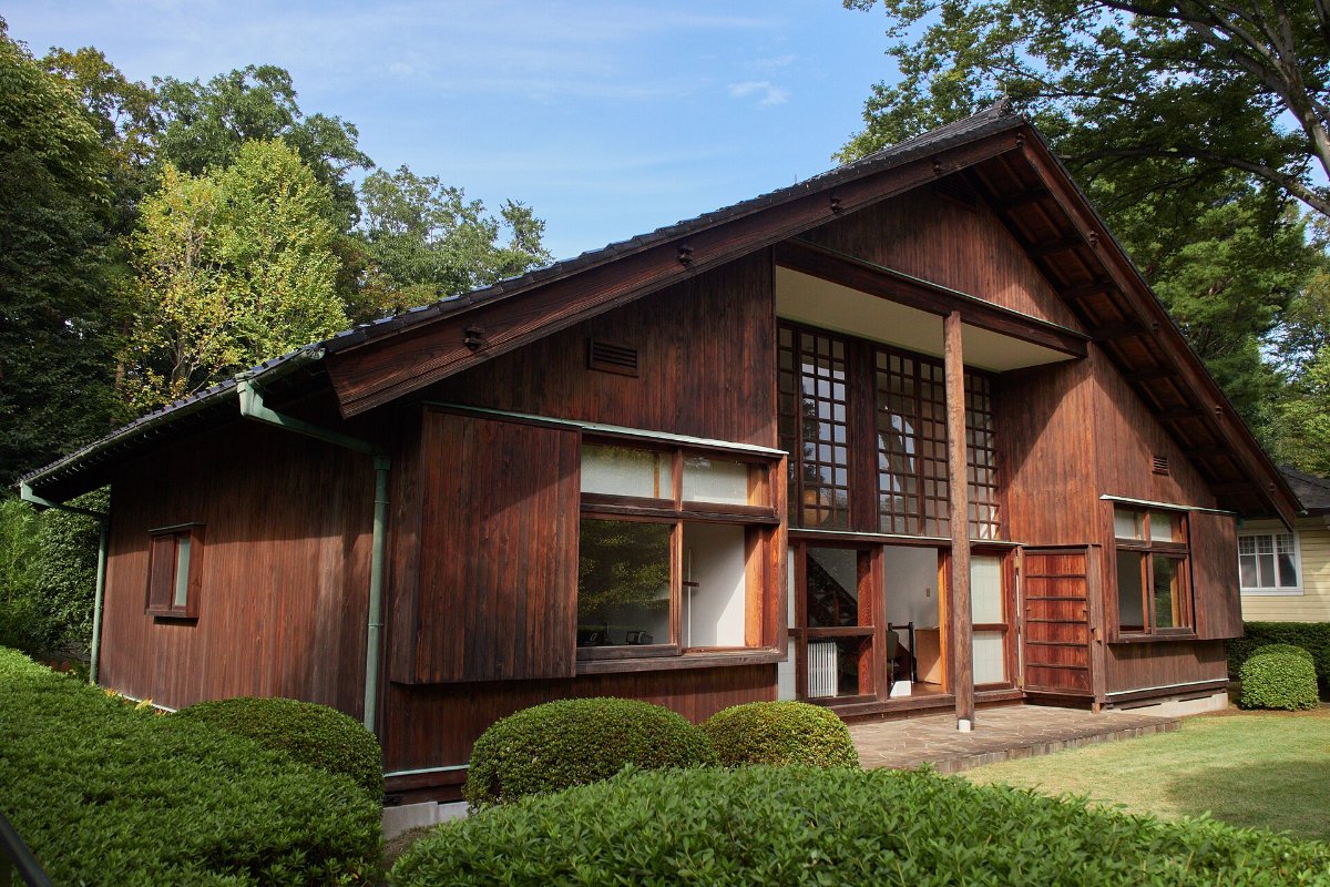 บ้านไม้เก่าที่ย้ายมาจัดแสดงในพิพิธภัณฑ์