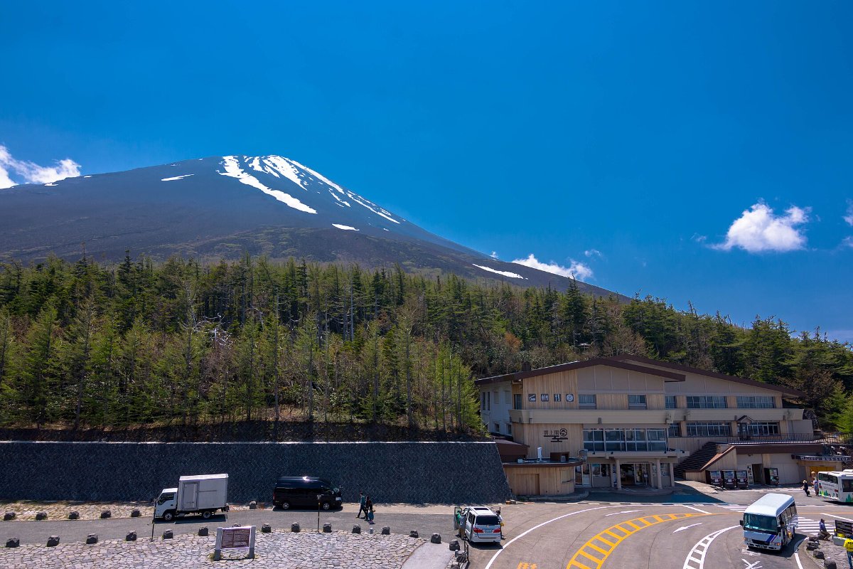 ยอดภูเขาไฟฟูจิมองจากทางขึ้นสถานีที่ 5