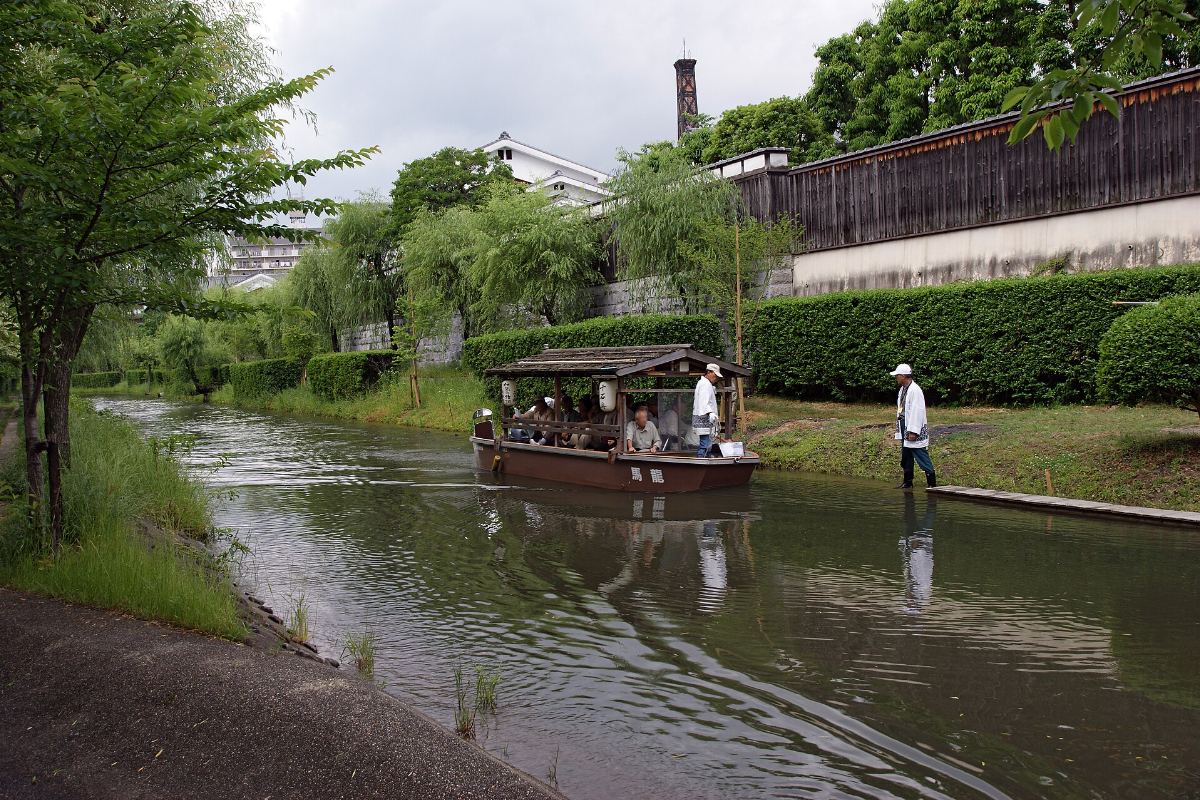 เรือจิกโกะคุบุเนะในคลองฟุชิมิ