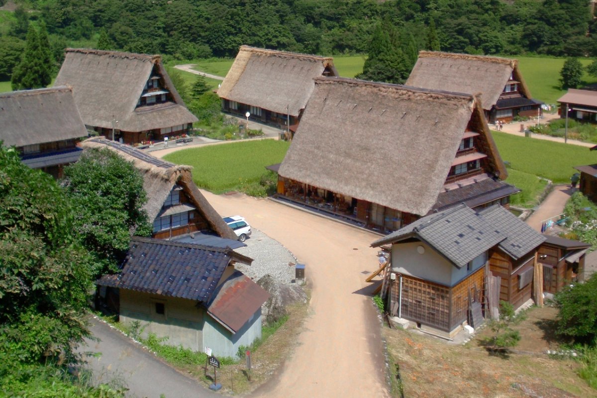 หมู่บ้านกัสโชสึคุริ สุกานุมะ (โกกายามะ)