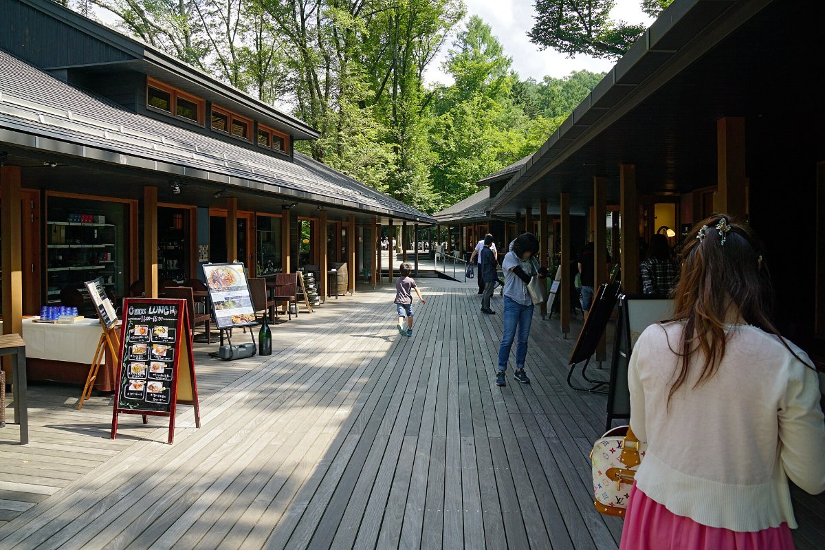 ร้านขายของในฮารุนิเระเทอเรซ