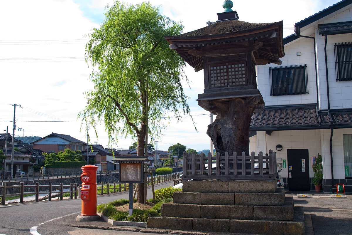 ถนนและอาคารเก่าในเมืองอิซูชิ