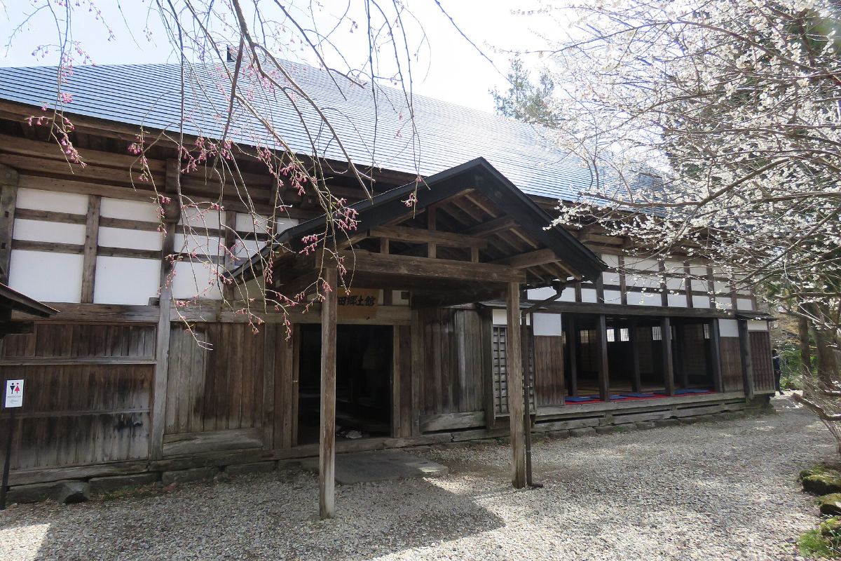 บ้านซามูไรเก่าที่เปิดให้เข้าชมในคาคุโนะดาเตะ