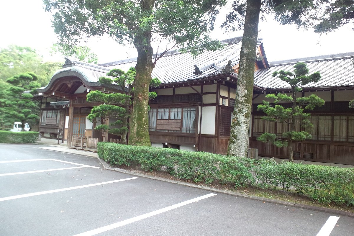 อาคารไม้ในเขตศาลเจ้าคาชิฮาระจิงงู
