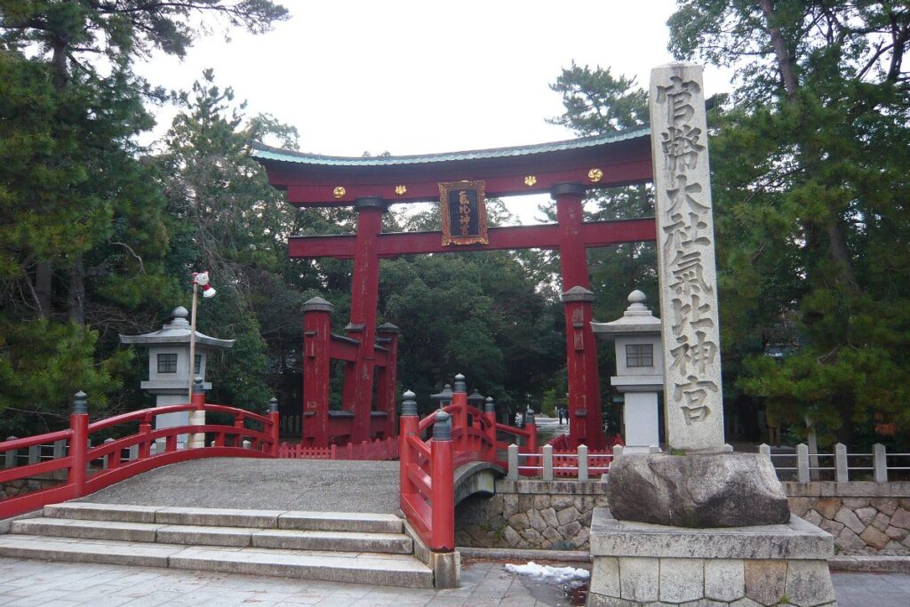 ศาลเจ้าเคฮิจิงงู｜โทริอิใหญ่สูง 10.9 ม. สร้างปี 1645