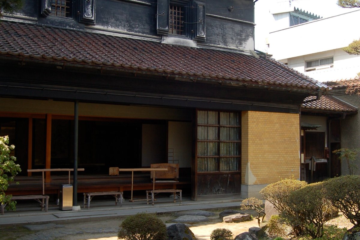 ร้านในอาคารโกดังคุระคิตากาตะ
