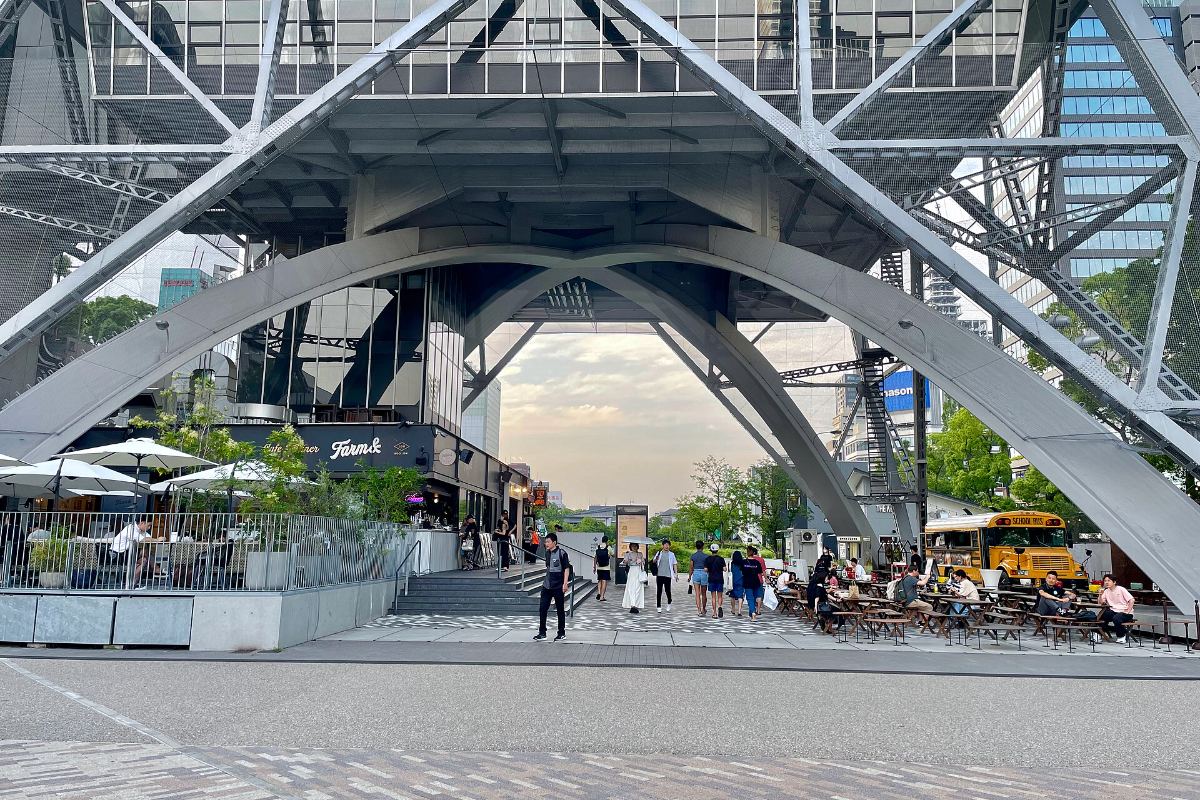 โครงเหล็กด้านล่างของหอคอย