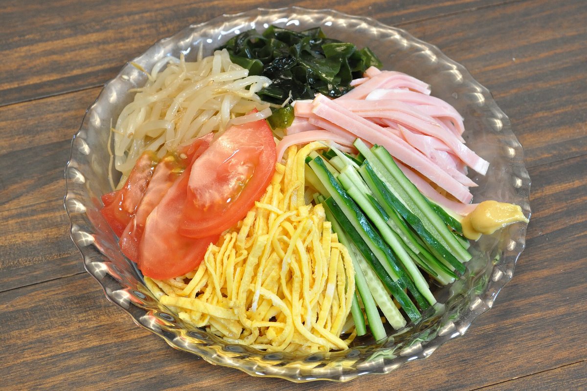 ฮิยาชิชูกะ บะหมี่เย็นหน้าผักและไข่ในเซ็นได