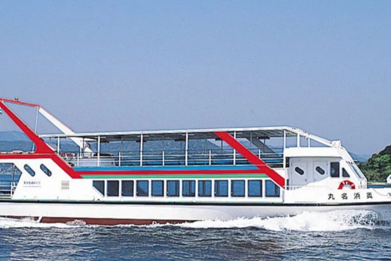 เรือท่องเที่ยวบนทะเลสาบฮามานะ