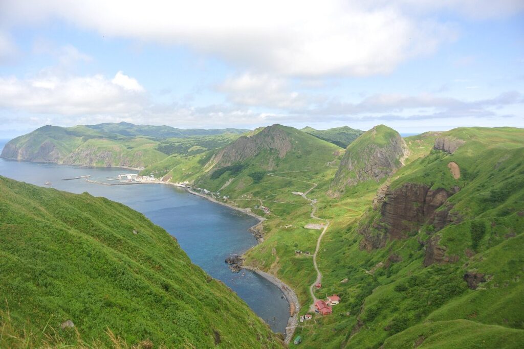 เกาะเรบุน｜เกาะดอกไม้ภูเขาราว 300 ชนิด ห่างวักกาไน 60 กม.