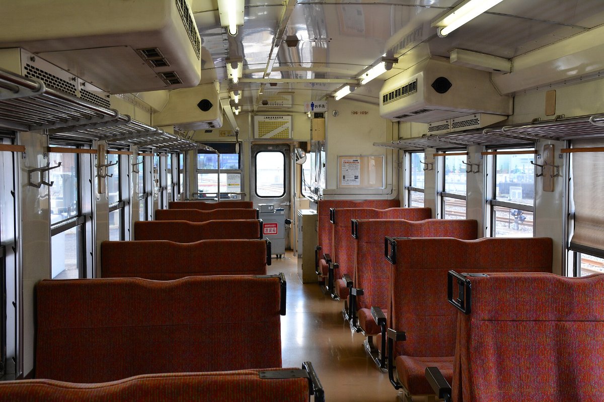 ภายในขบวนรถไฟซันริคุ