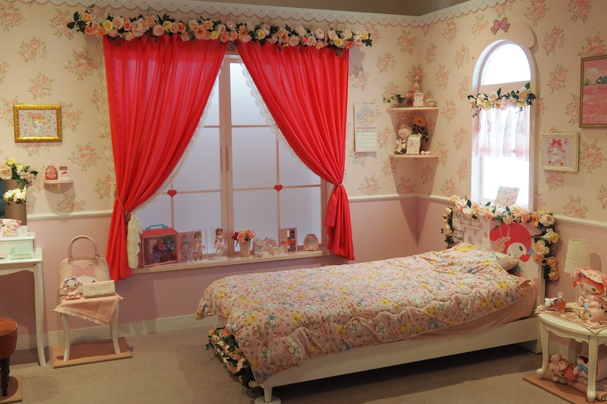 ห้องตกแต่งน่ารักภายในบ้านของคิตตี้