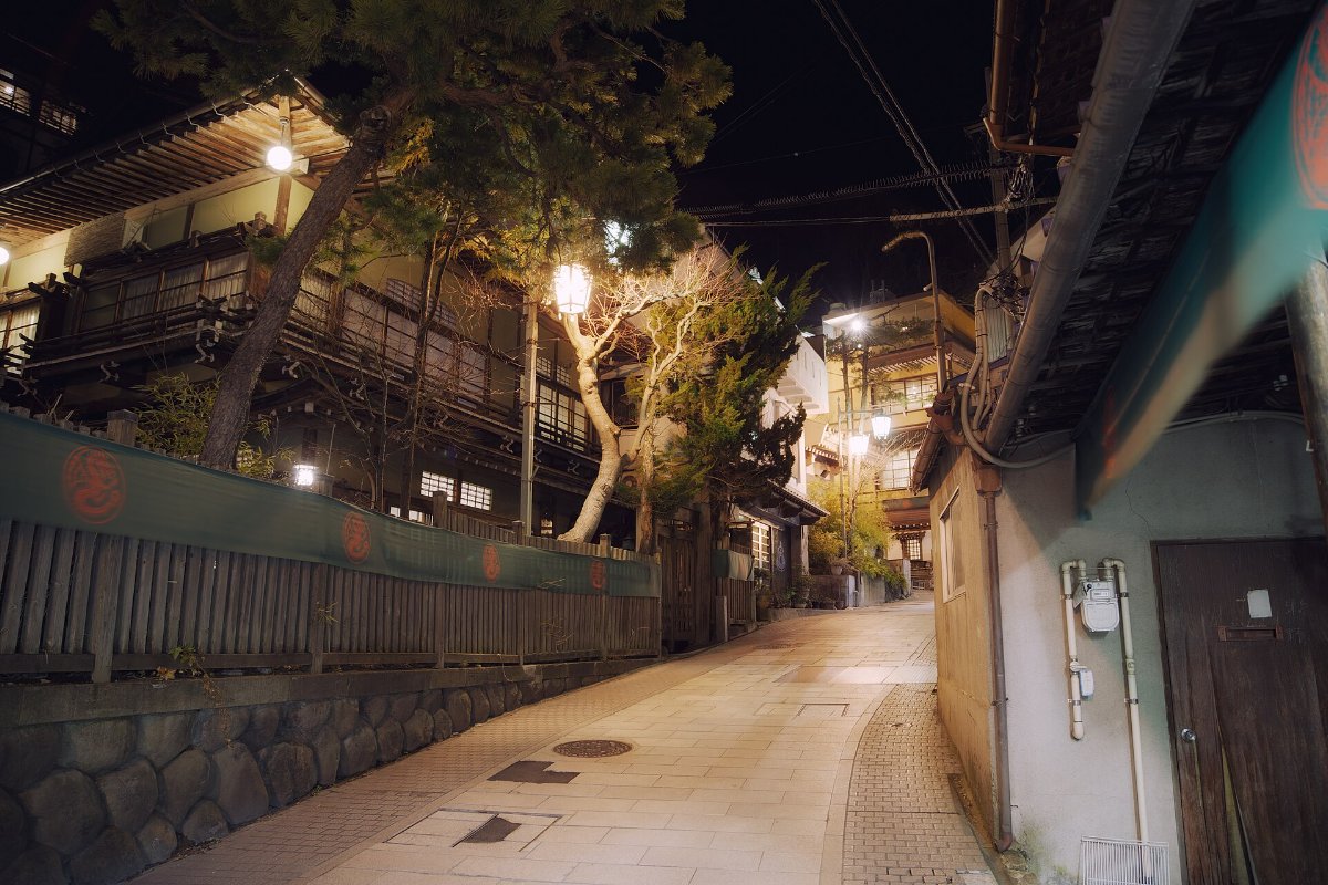 ถนนหินในชิบุออนเซ็น