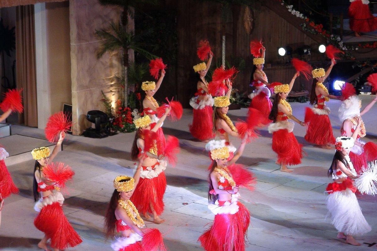 โชว์ระบำโพลินีเซียนที่สปารีสอร์ตฮาวายเอี้ยนส์