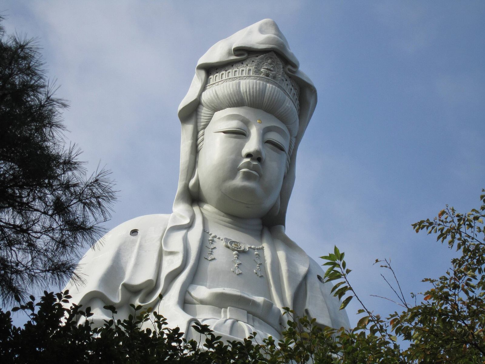 พระพักตร์ของเจ้าแม่กวนอิมขาวทาคาซากิ