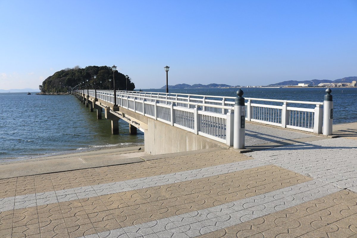 สะพานยาว 387 เมตรเชื่อมเกาะกับฝั่ง