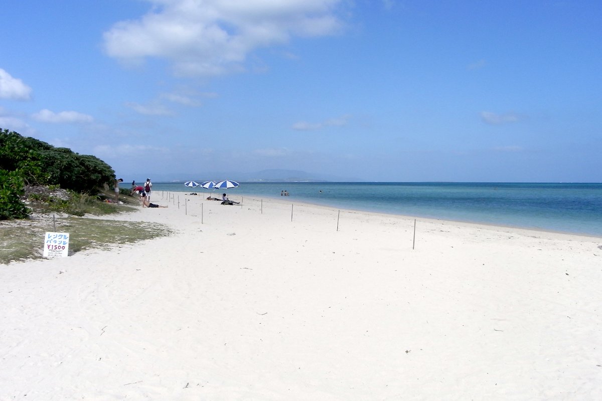 หาดทรายขาวคนดอย เกาะทาเคโทมิ