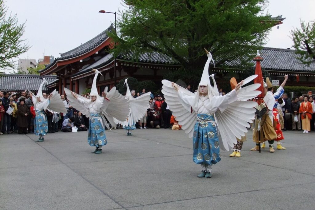 เทศกาลฤดูใบไม้ร่วงโตเกียว｜11 งาน โทริโนะอิจิ เบญจมาศ พลุ