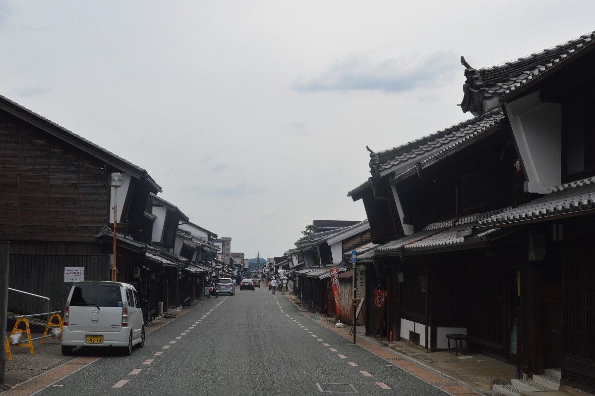 ถนนบ้านเก่าในย่านอุดัตสึ