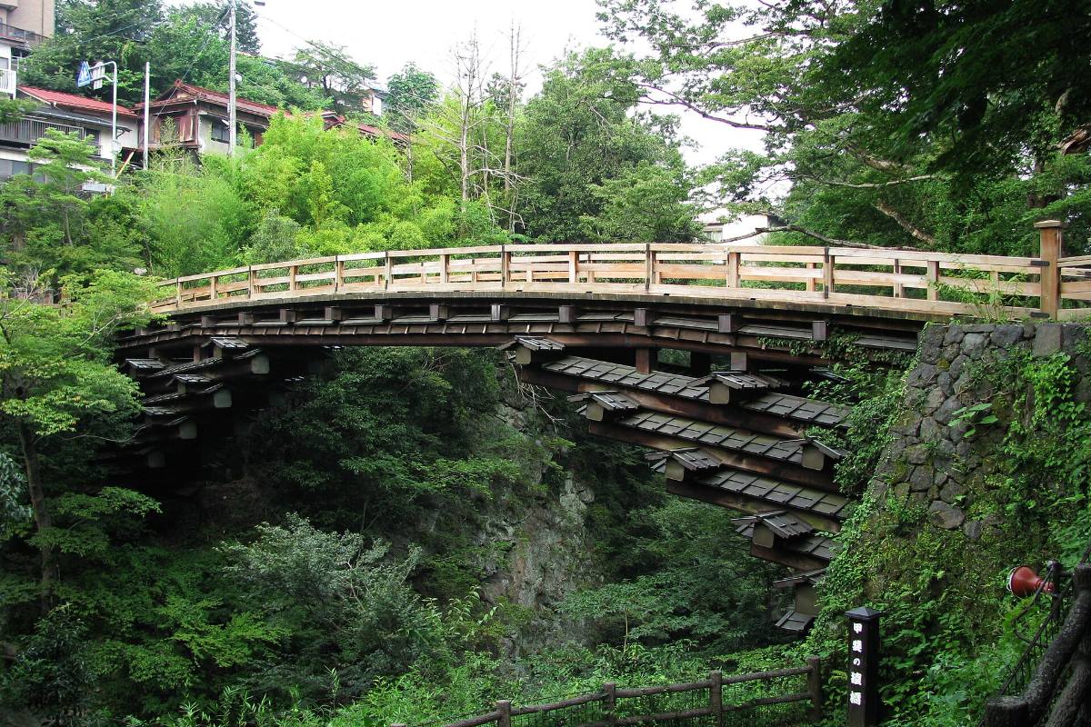 สะพานซารุฮาชิ เมืองโอสึกิ