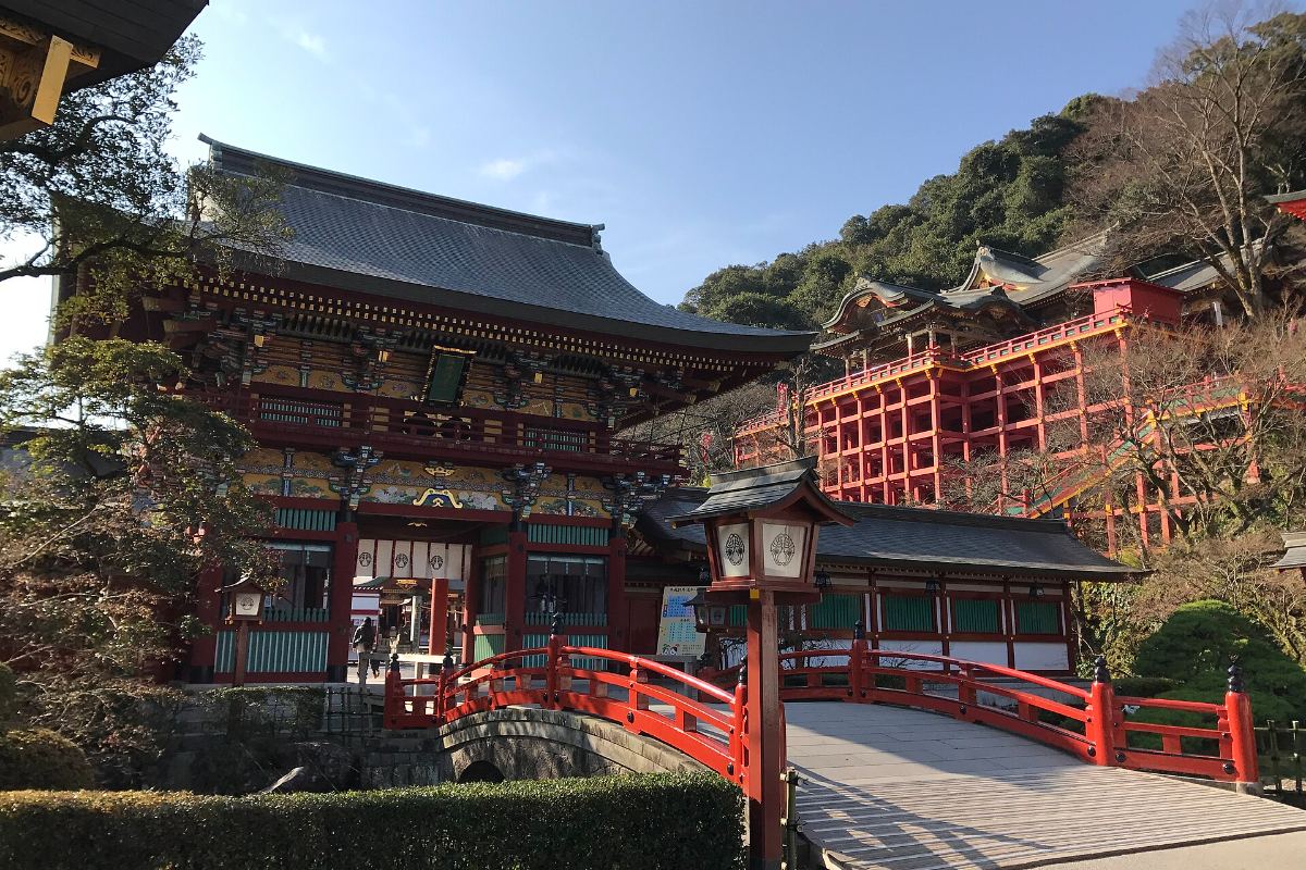 ประตูโรมงและวิหารหลักของศาลเจ้ายูโทกุอินาริ